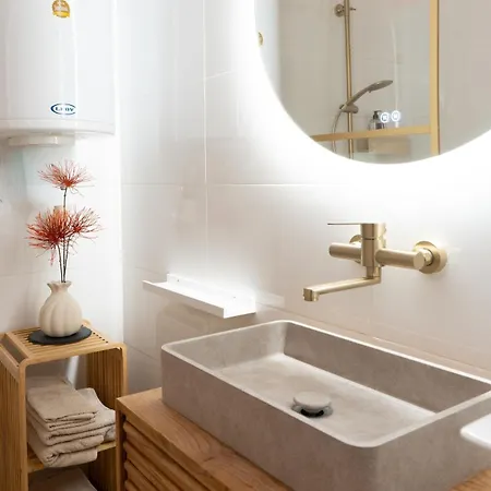 Lovingly Furnished In Center * 格拉茨