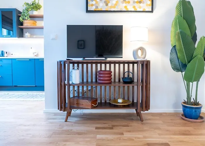 Lovingly Furnished In Center グラーツ